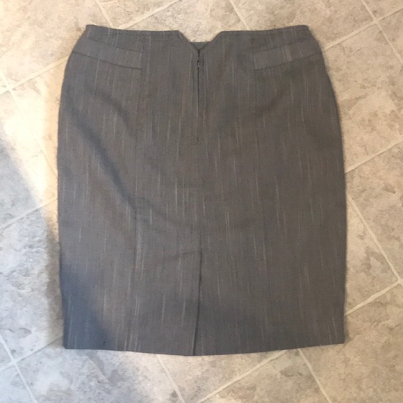 😎🥰 3 for 20! Gray pencil skirt - Picture 4 of 4
